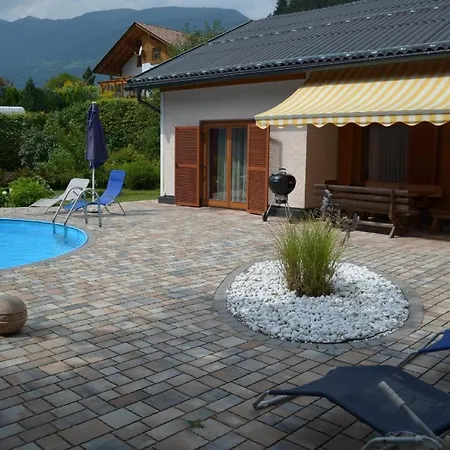 Apartmán Geraeumige Mit Zwei Schlafzimmern, Ideal Fuer Eine Familie Flattach