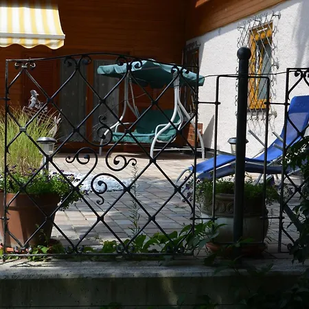 Geraeumige Mit Zwei Schlafzimmern, Ideal Fuer Eine Familie *
