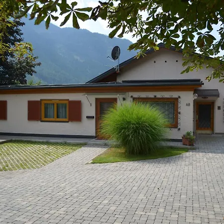 Geraeumige Mit Zwei Schlafzimmern, Ideal Fuer Eine Familie Flattach